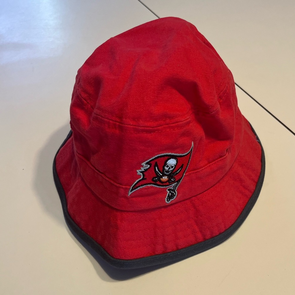 NWT Tampa Bay NFL Buccaneers youth boy 4-7 bucket hat